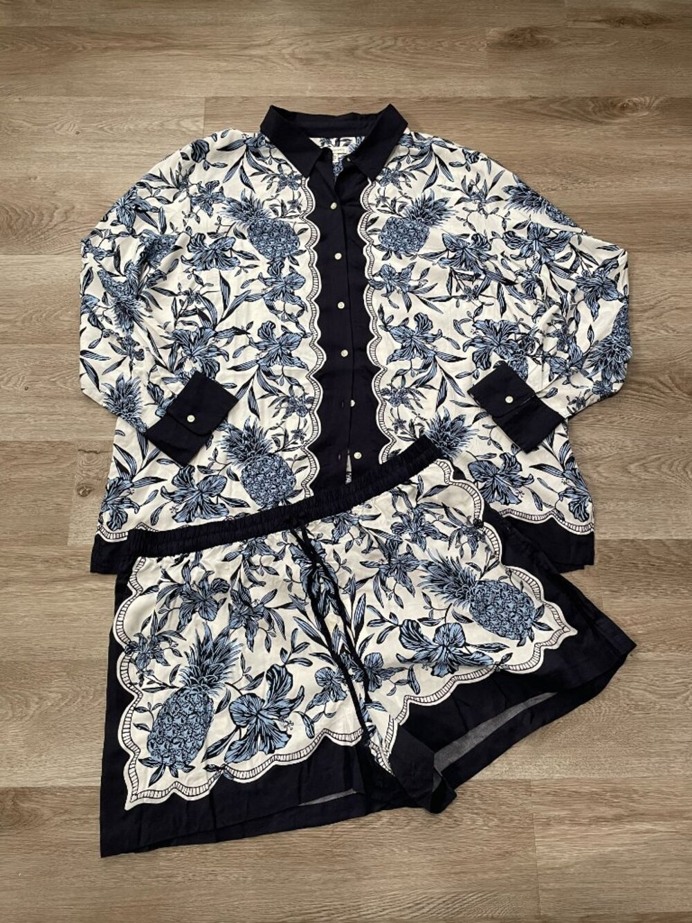 Pineapple Shirt and Shorts - Picture 16 of 16